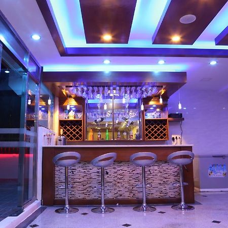 Hotel Royal King Yangon Dış mekan fotoğraf