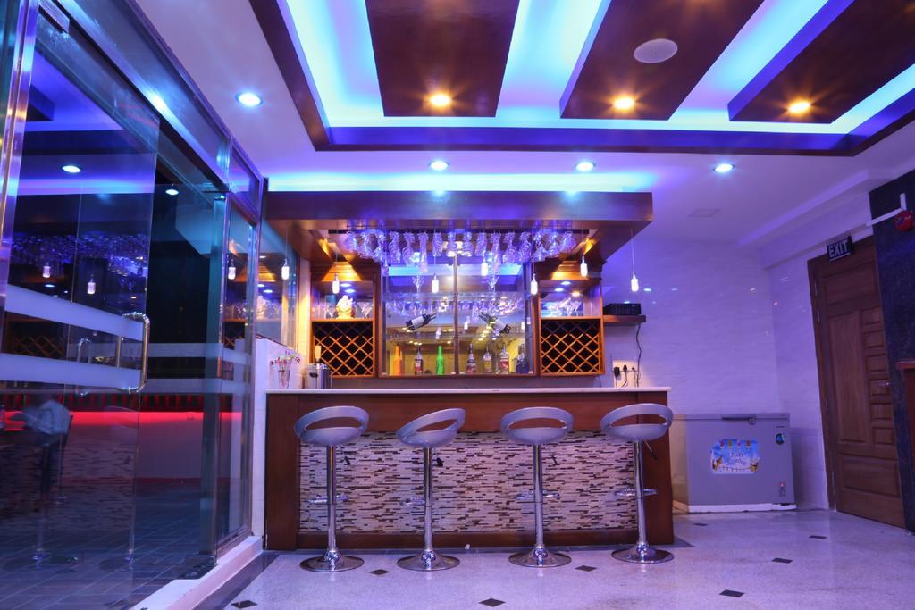 Hotel Royal King Yangon Dış mekan fotoğraf