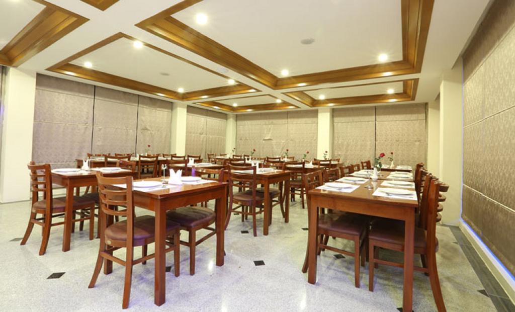 Hotel Royal King Yangon Dış mekan fotoğraf
