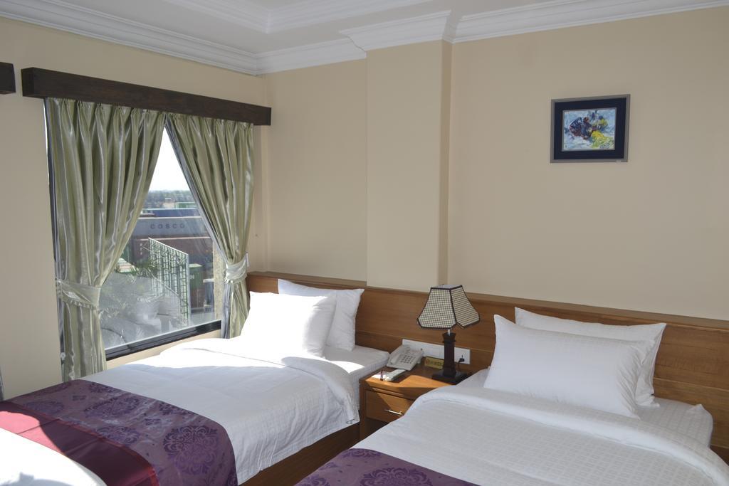 Hotel Royal King Yangon Dış mekan fotoğraf