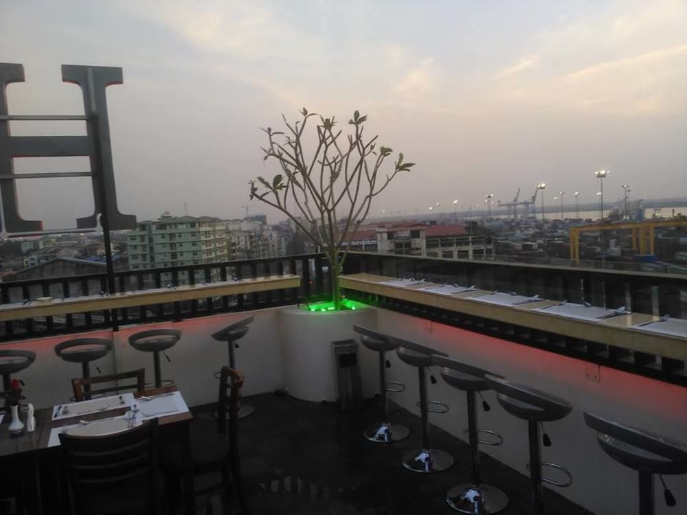 Hotel Royal King Yangon Dış mekan fotoğraf